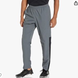 Men’s EUC Under Armour gray and black pants